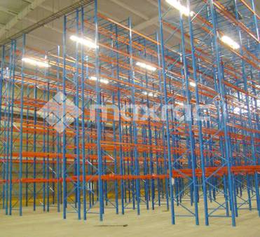 Teardrop pallet racking