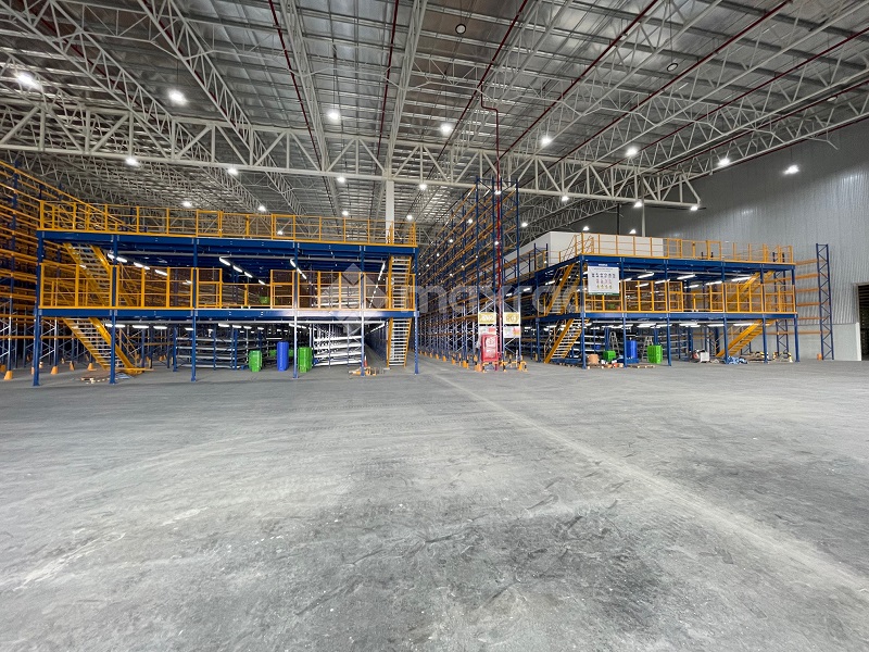 Mezzanine Steel Platform Delivery in Thailand Retailer Logistics Center