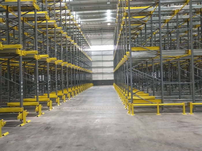 Technical Guide: Radio Shuttle System vs. Drive-in Racking